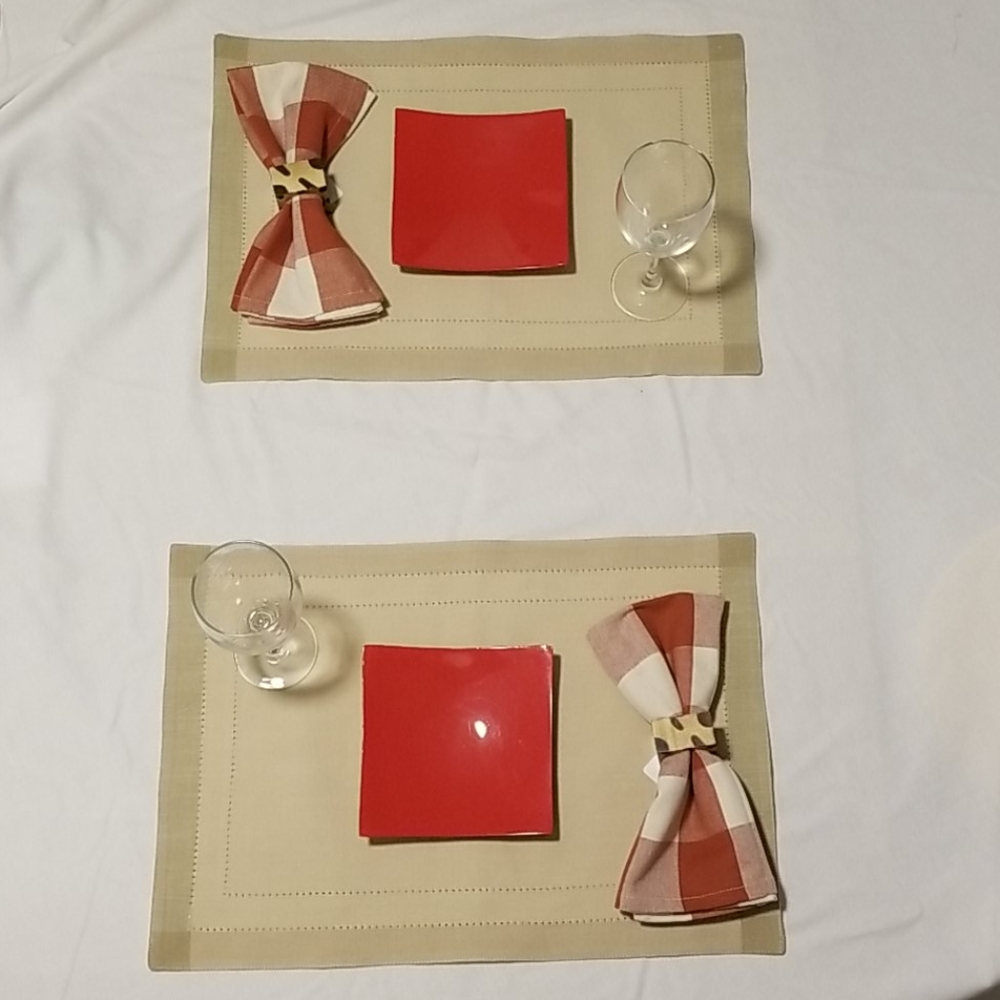 Pier 1, set of 6 setting BNWT red